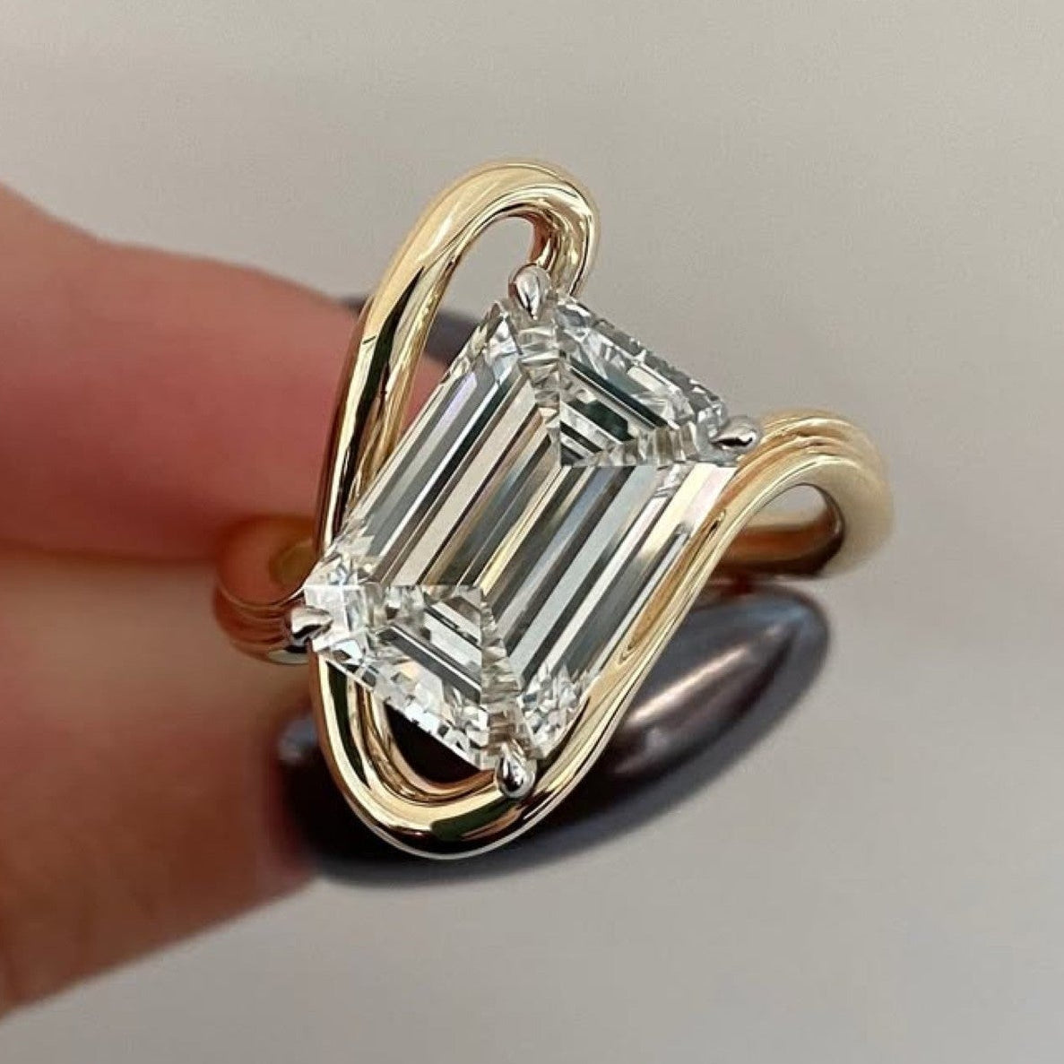 Emerald Lab Grown Engagement Ring Curve Band  Gold Wedding Anniversary Ring