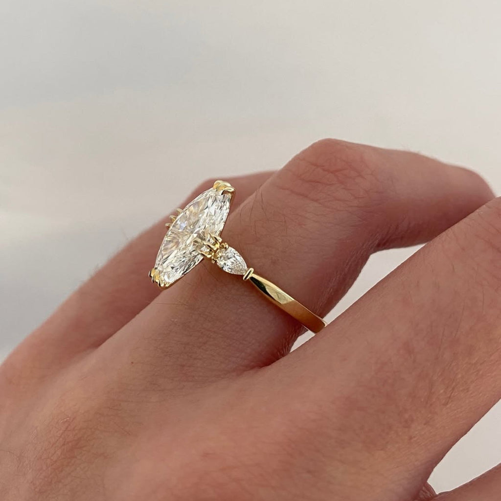 Three Stone Oval Moissanite Engagement Ring Three Claw Prong Wedding Ring