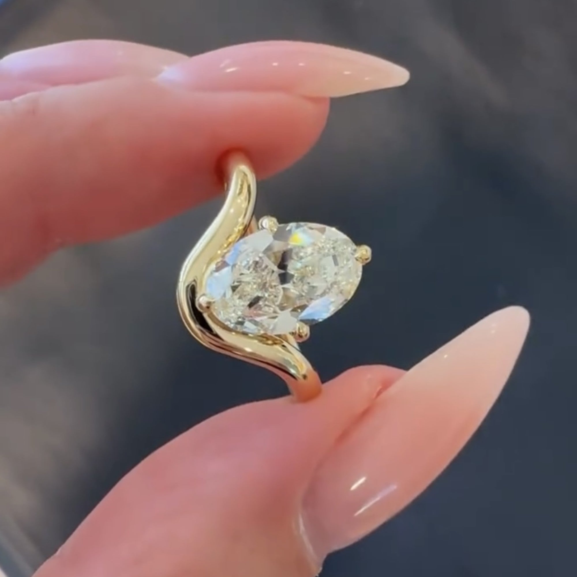 Oval Cut Moissanite Engagement Ring Curve Band Solitaire Wedding Ring