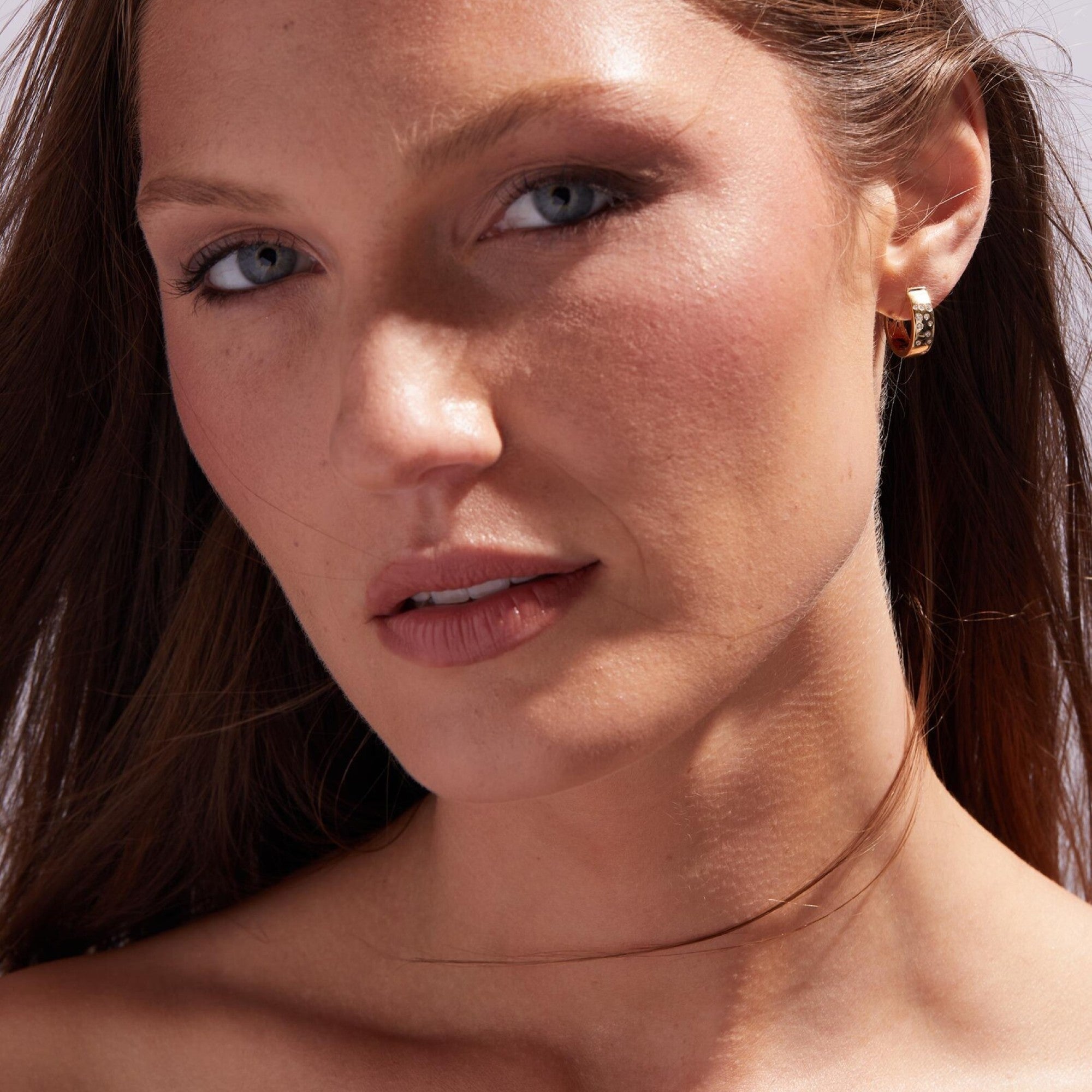0.20 CT Round Cut Gold Diamond Huggie Earring Lab-Grown Pavé Hoops