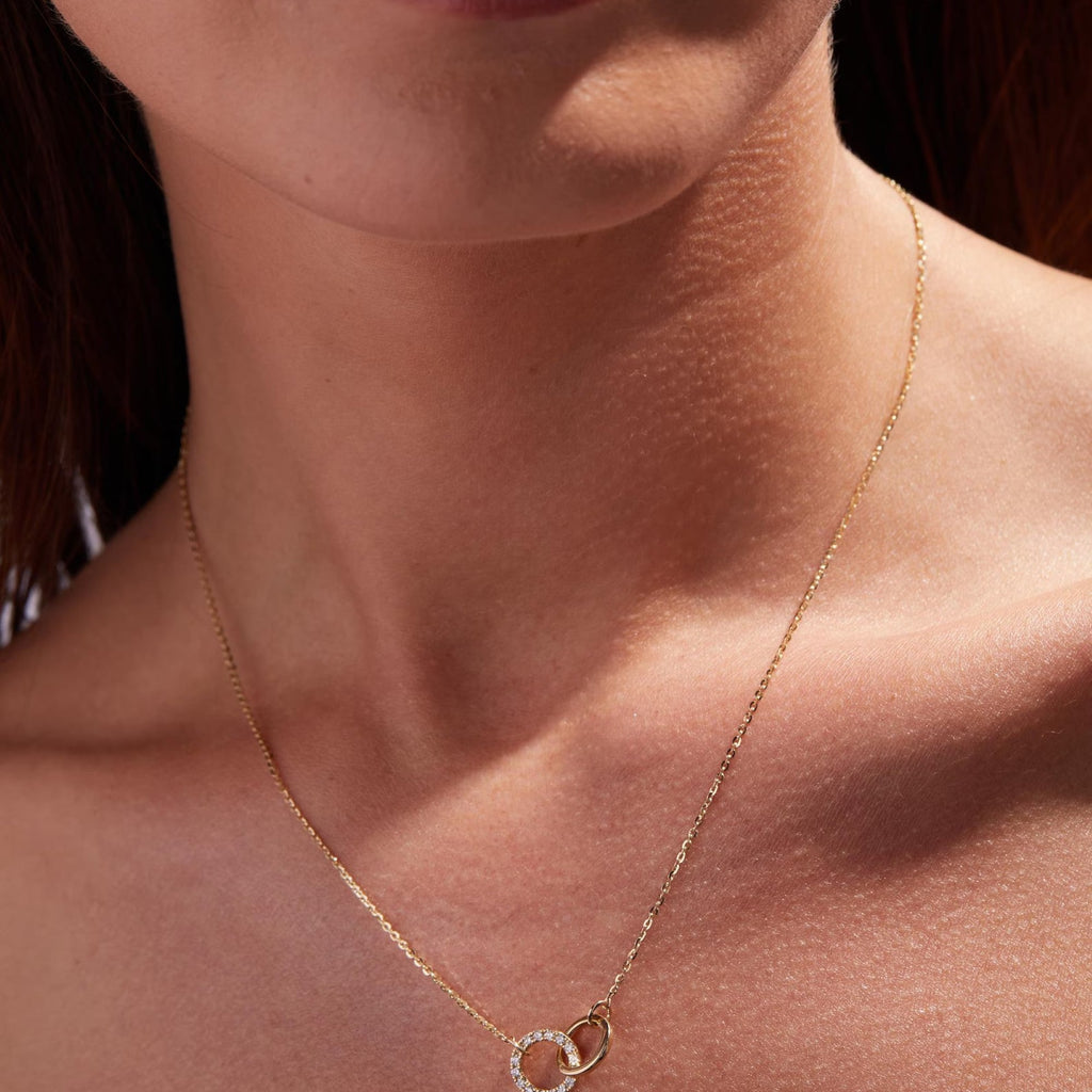 0.20 TCW Round Cut Gold Interlocking Circle Necklace Lab-Grown Diamond Accent